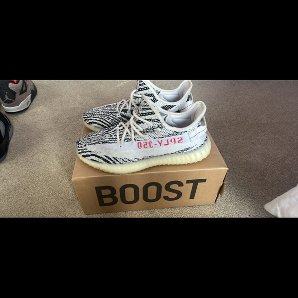 AdidasYeezy Boost 350 V2 zebra